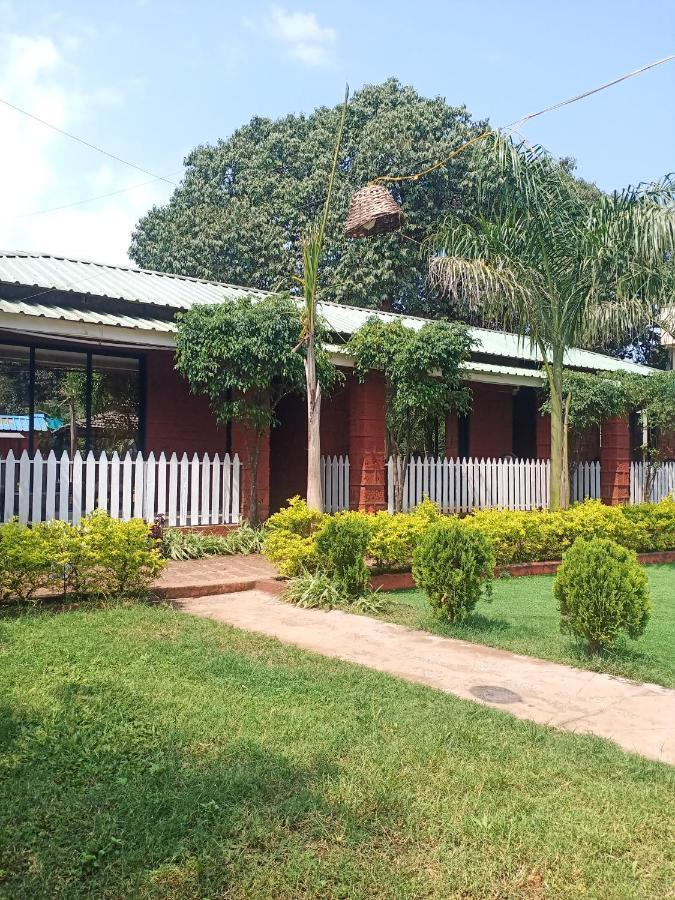 Hotel Oakwood Mahābaleshwar Buitenkant foto