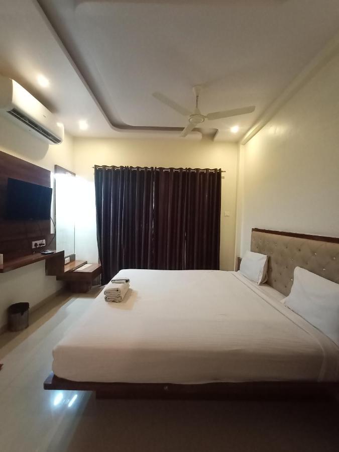 Hotel Oakwood Mahābaleshwar Buitenkant foto